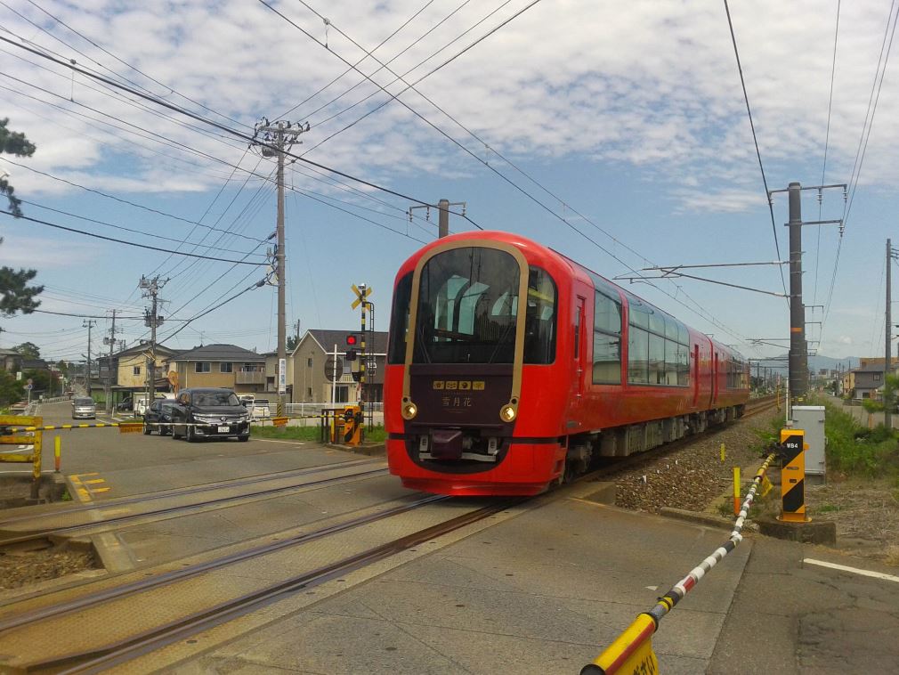 えちごトキめき鉄道　雪月花